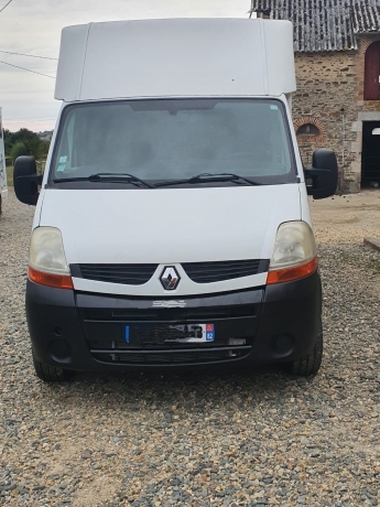 AV-Renault-Master-porte-chevaux-3